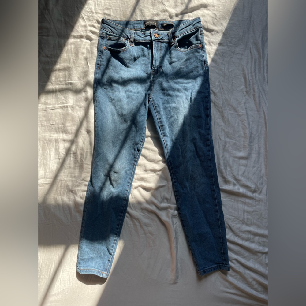 Kendall + Kylie Skinny Jeans (9/29)